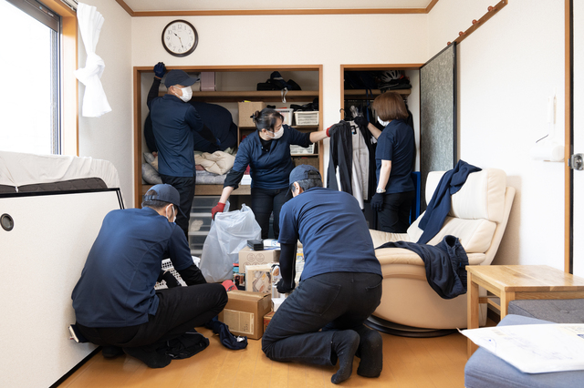 空き家清掃と残置物撤去